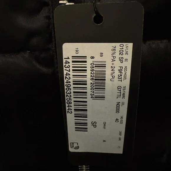 Dolce & Gabbana Black Puffer Jacket that’s cinched in the waist. Size 40 - Picture 5 of 8